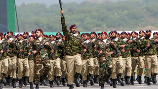 د یمن د جګړې د پراخېدو په درشل کې سعودي عربستان ته د پاکستان سرتېري استول شوي