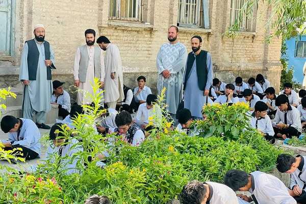 «چرا نباید از روز معلم تجلیل شود؟»