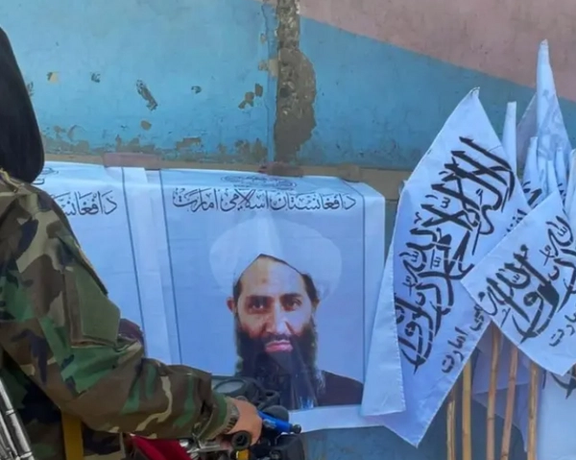 د طالبانو مشر تر پولې پورې غاړه په پاکستان کې بریدونه حرام بللي