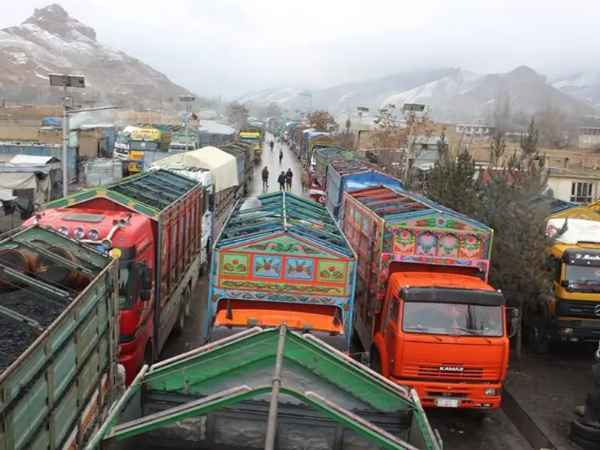 وزارت صنعت و تجارت طالبان: صادرات افغانستان در سال ۱۴۰۲ شش درصد کاهش یافت