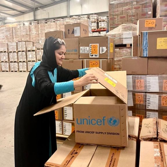 یونیسف میگوید سال گذشته به بیش از شش میلیون کودک افغان وسایل آموزشی داده است