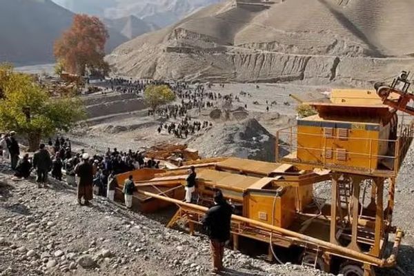 طالبان میگوید در حال استخراج بیش از ۲۰۰ معدن افغانستان است