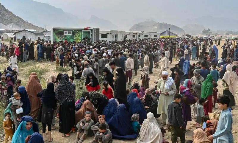 پاکستاني رسنۍ:یوازې له راولپنډۍ نه تر ۶زره ډېر افغانان په جبري توګه افغانستان ته اېستل شوي