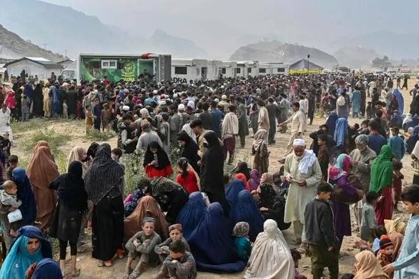 پاکستاني رسنۍ:یوازې له راولپنډۍ نه تر ۶زره ډېر افغانان په جبري توګه افغانستان ته اېستل شوي