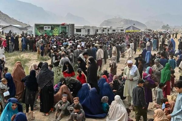پاکستاني رسنۍ:یوازې له راولپنډۍ نه تر ۶زره ډېر افغانان په جبري توګه افغانستان ته اېستل شوي