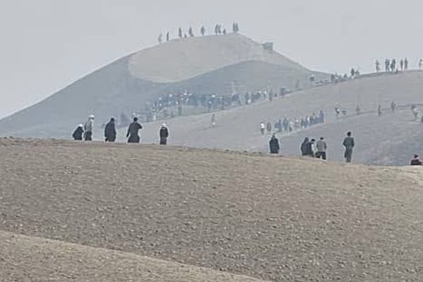 معترضان در تخار تجهیزات استخراج طلای طالبان را آتش زدند