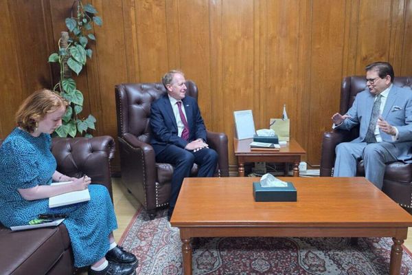 د پاکستان او بریټانیا ځانګړو استازو د افغانستان د راتلونکې په اړه خبرې کړي