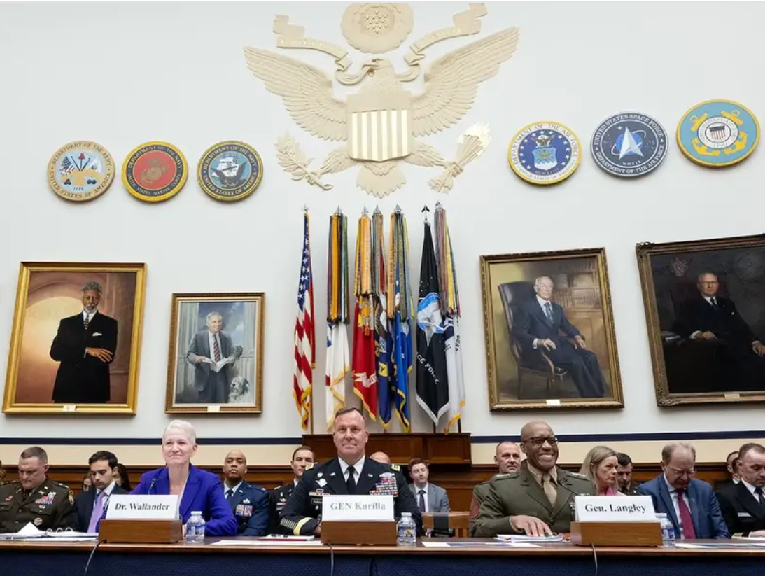 فرمانده سنتکام: اتحاد جمهوری اسلامی، چین و روسیه بسیار نگران‌کننده است