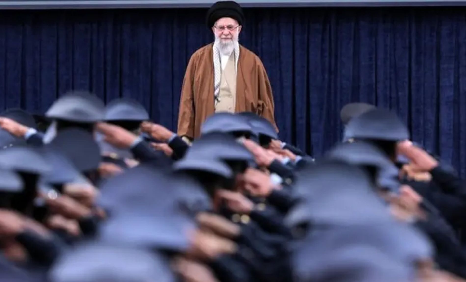 علي خامنه‌یي: له امریکا سره خبرې اترې بې ګټې دي