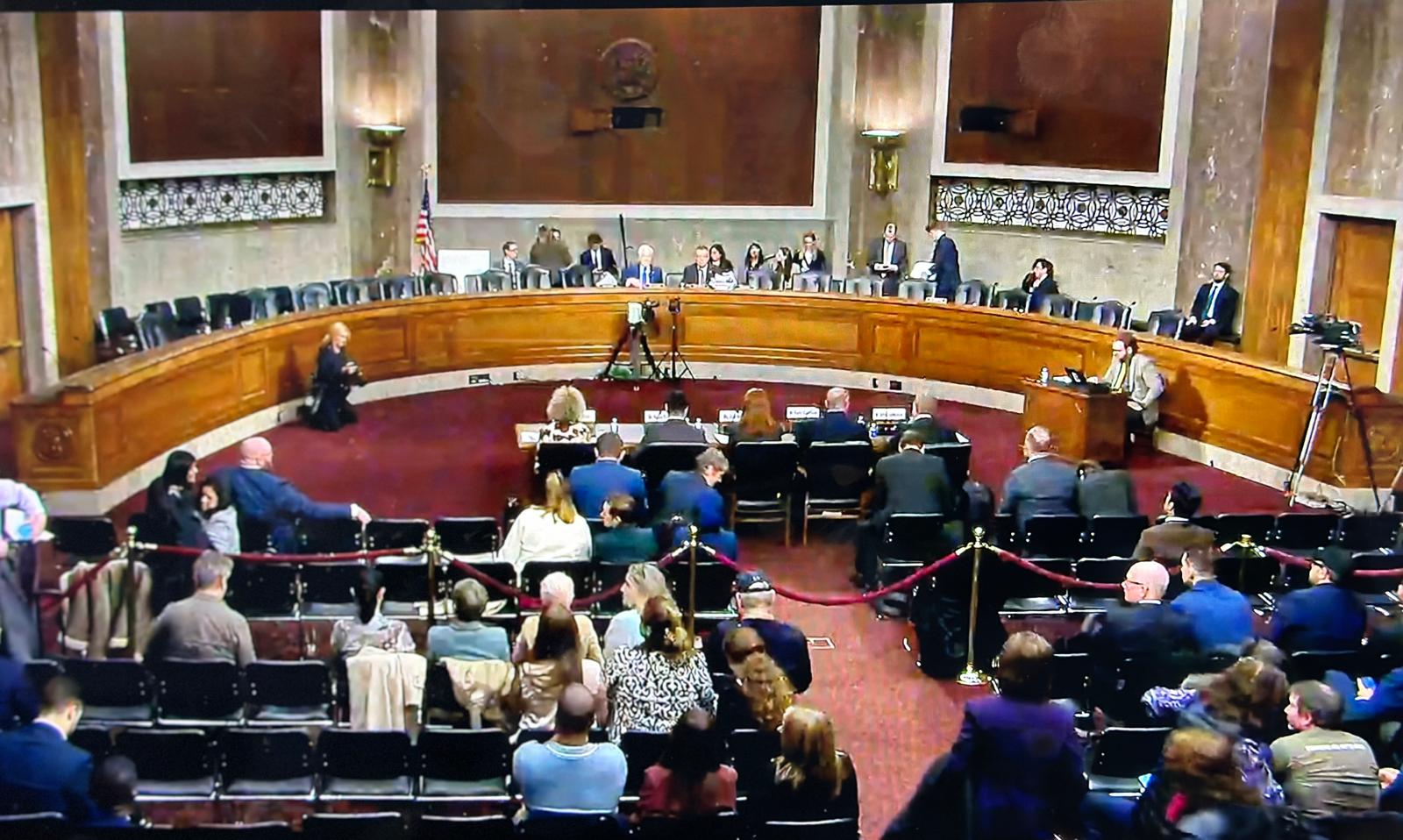 سنای امریکا در نشستی ویژه روند انتقال پناهجویان افغان را بررسی کرد