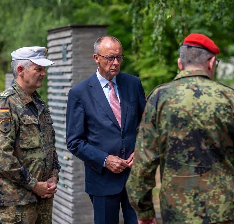 صدراعظم آلمان می‌گوید مهاجران «مجرم» بیشتری را به افغانستان اخراج خواهد کرد