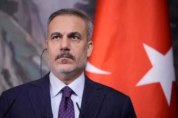 د ترکیې د بهرنیو چارو وزیر: امریکا باید له ایران سره اختلافات «یو په یو» حل کړي