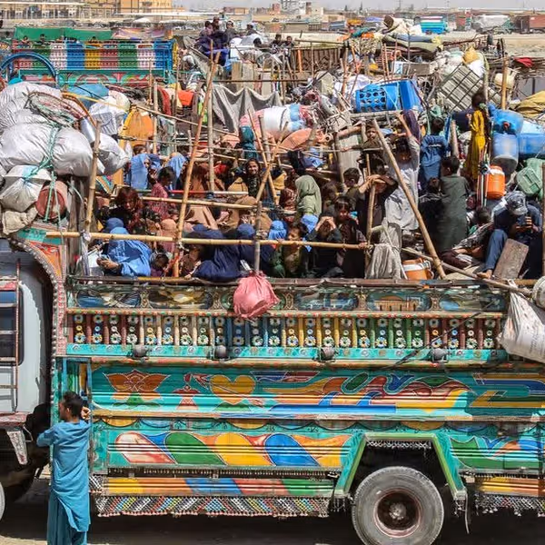 د افغان کډوالو اېستل؛ تر ۳زره ډېر افغان کډوال افغانستان ته ستانه شوي دي