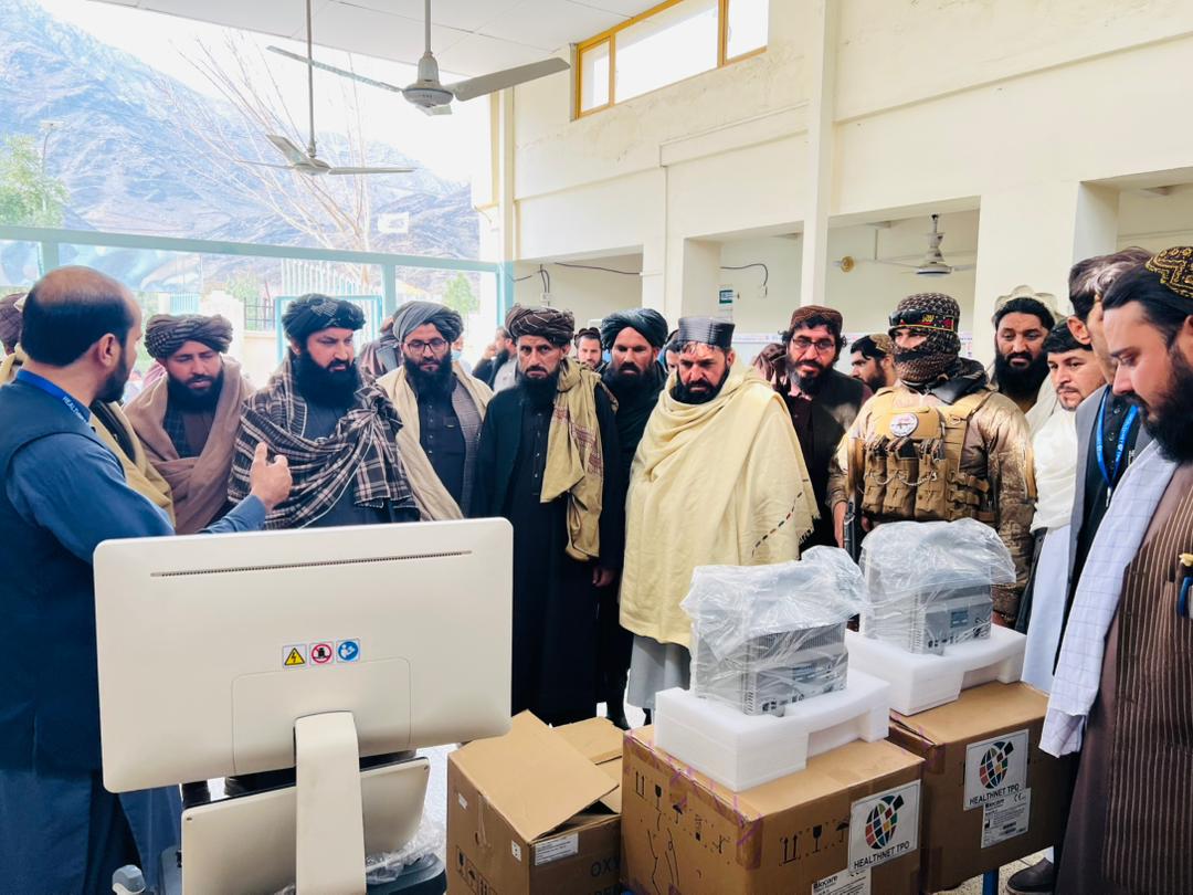 طالبان وايي د روغتیا نړۍوال سازمان د تورخم شل بستریز روغتون سره د طبي وسایلو مرسته وکړه
