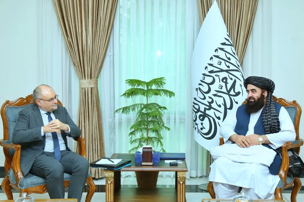 المبعوث الأوروبي يجري مباحثات في كابل مع وزير خارجية طالبان