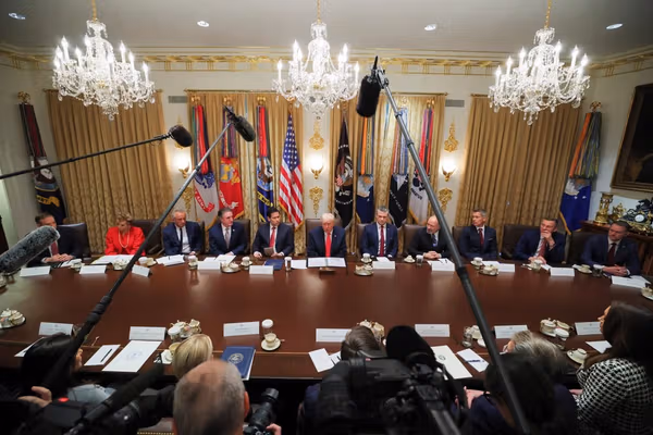 ترامپ: هر کشوری که مواد مخدر به امریکا قاچاق کند، میتواند هدف حمله قرار گیرد