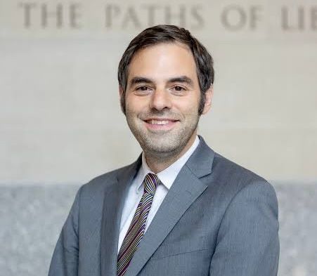 امریکايي څېړونکی: امریکا له کابل مېشتو طالبانو سره د همکاریو پراخېدو هڅې کوي