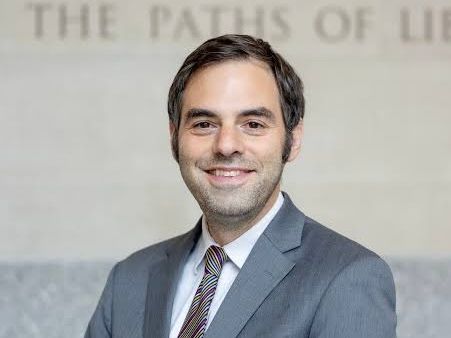 امریکايي څېړونکی: امریکا له کابل مېشتو طالبانو سره د همکاریو پراخېدو هڅې کوي