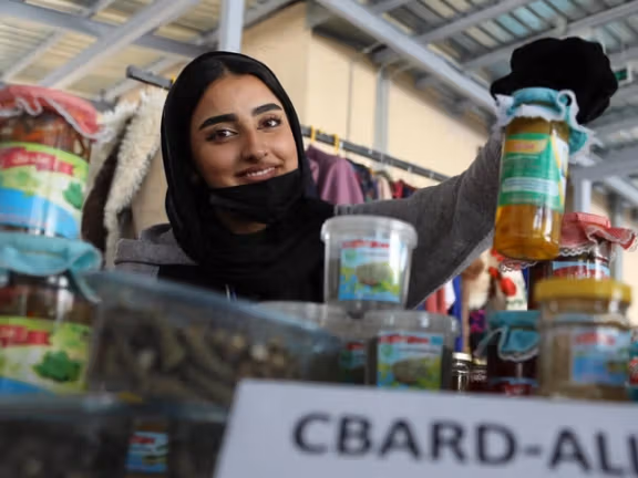 سازمان ملل به بازگشتکنندگان افغان برای ایجاد کسبوکارهای کوچک وام میدهد