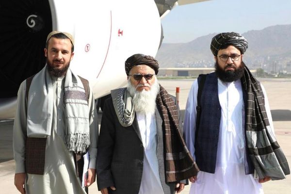 د طالبانو چاپېریال ساتنې رییس د ایکولوژۍ په سرمشریزه غونډه کې د ګډون لپاره قزاقستان ته لاړ