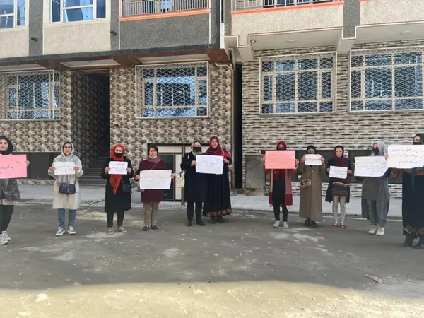 جنبش خودجوش زنان معترض به طالبان زنان را حذف نکنید افغانستان اینترنشنال