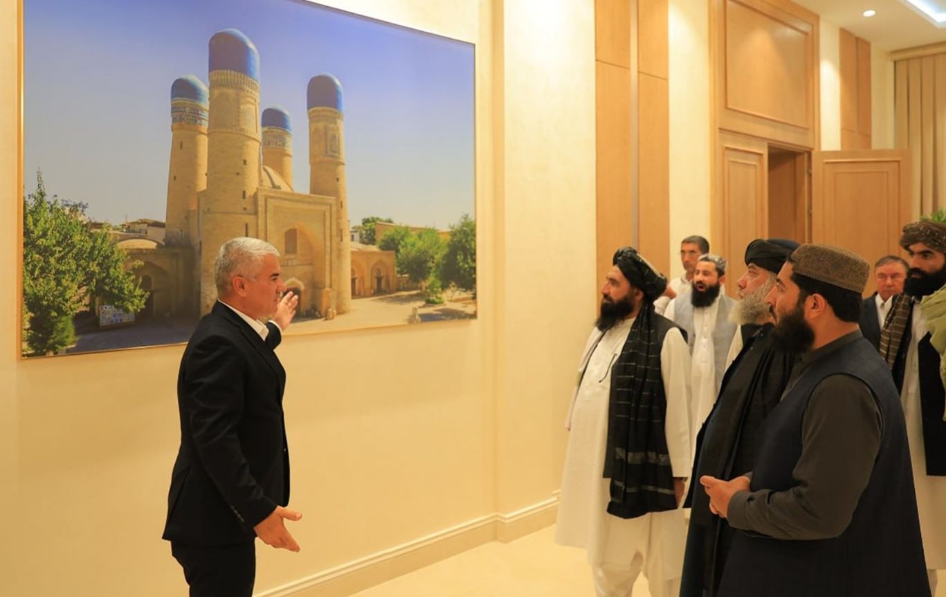 طالبانو او ازبک چارواکو د دواړو هېوادونو ترمنځ د ګرځندوی او سیاحتي سفرونو په اړه خبرې کړې