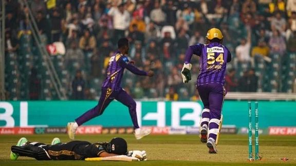 پاکستان کرېکټ غوره ليګ: کوېټې کلېډيېټرز لوبډلې پېښور زلمو ته ماته ورکړه