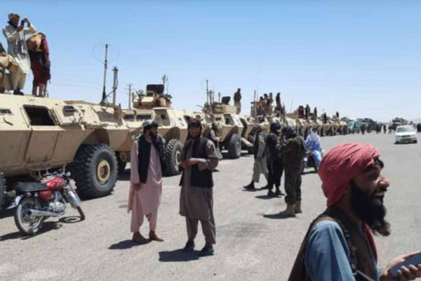 Taliban Deploys Heavy Military Equipment at Islam Qala Border With Iran