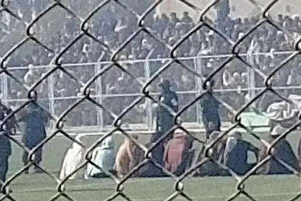 گسترش ارعاب؛ طالبان در پروان و ننگرهار دو زن و دو مرد را در ملاء عام شلاق زد