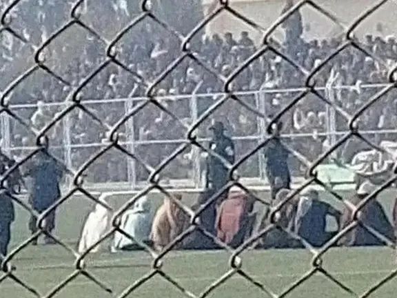 گسترش ارعاب؛ طالبان در پروان و ننگرهار دو زن و دو مرد را در ملاء عام شلاق زد