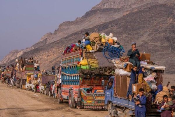 پرون له ایران او پاکستان نه نږدې ۶زره کډوال افغانستان ته جبري ستانه شوي دي