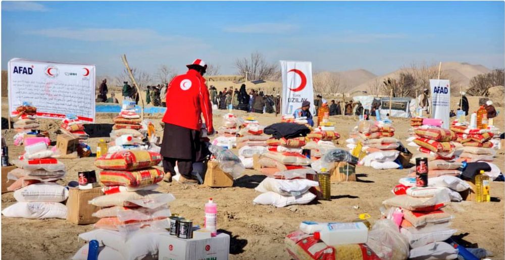 طالبانو په پنځو ولایتونو کې پر څه باندې درې زره کورنیو مرستې وېشلې دي