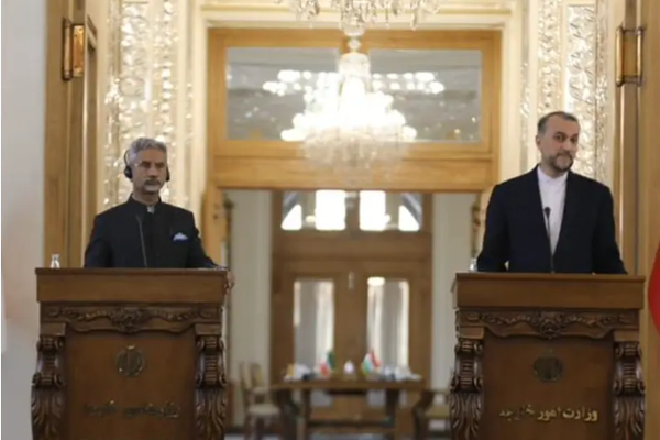 Indian & Iranian Foreign Ministers Emphasise on Continuous Discussions About Afghanistan