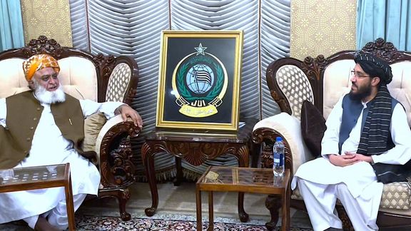 د طالبانو سفیر: له مولانا فضل الرحمن سره مو د خپلمنځي بې باورۍ پر له منځه وړلو خبرې وکړې