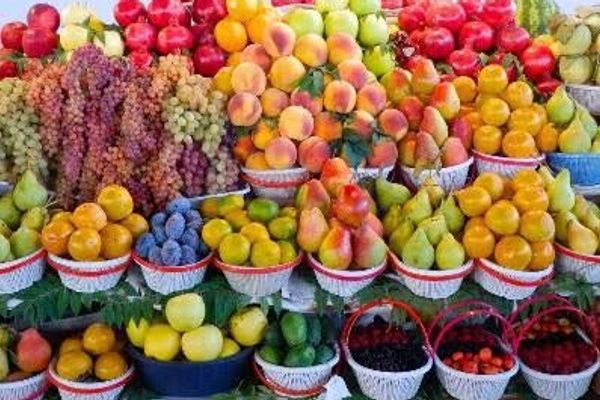 أفغانستان وباكستان تتفقان على خفض التعرفات الجمركية على الفواكه والخضروات