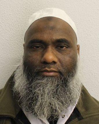 په لندن کې د یوه جومات امام پر ښځو او نجونو د جنسي تېري په ۲۱ قضیو کې مجرم وپېژندل شو