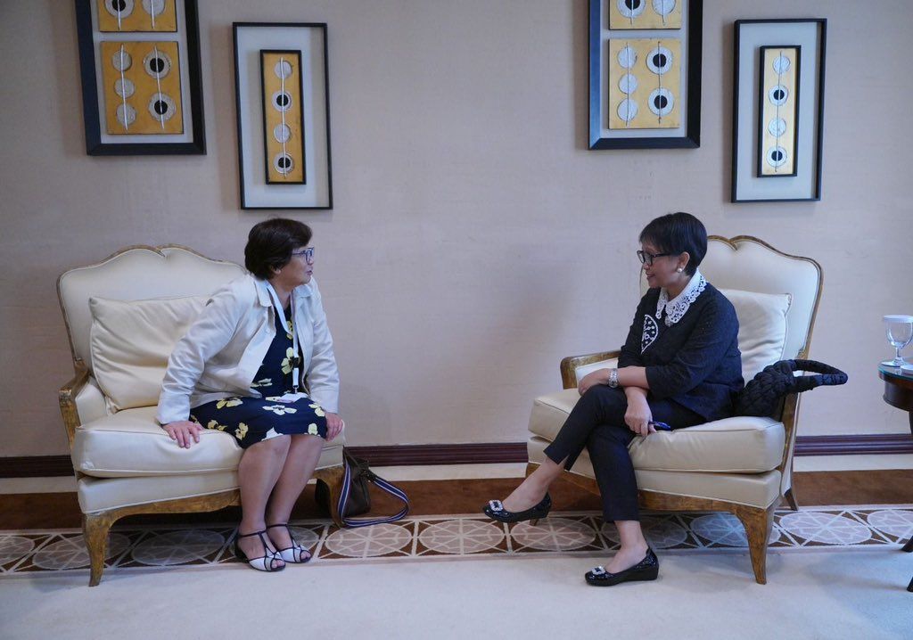 وزیر خارجه اندونزیا و رئیس یوناما در حاشیه نشست دوحه درباره افغانستان گفت‌وگو کردند