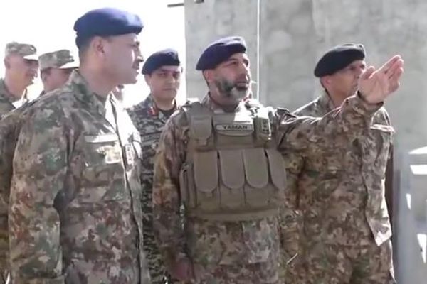 Pakistan Army Chief Visits Border After Deadly Clashes With Taliban