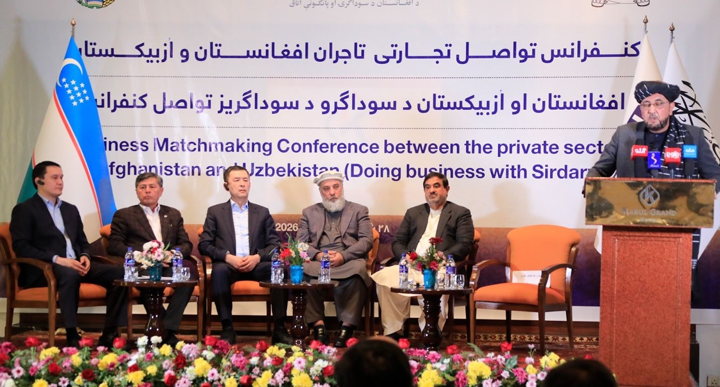 طالبانو له ازبکستان سره د ۳۰۰ مېلیون ډالرو په ارزښت ۲۵ هوکړه لیکونه لاسلیک کړي