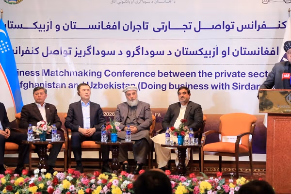 طالبانو له ازبکستان سره د ۳۰۰ مېلیون ډالرو په ارزښت ۲۵ هوکړه لیکونه لاسلیک کړي