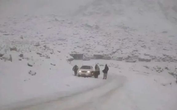 Heavy Snowfall Closes Ghor-Kabul Highway