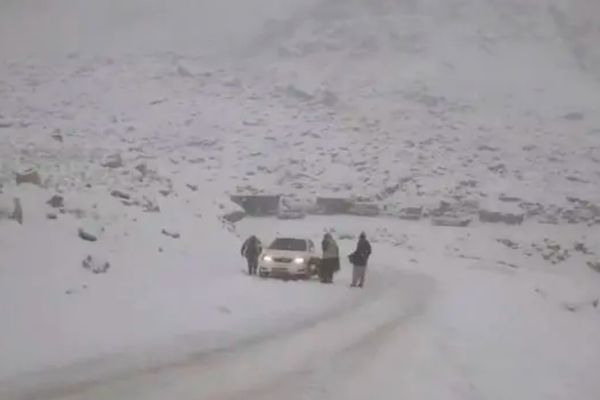 Heavy Snowfall Closes Ghor-Kabul Highway