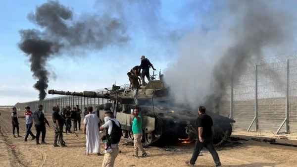 بلومبرگ: نیروهای حماس برای ساخت سلاح‌های بومی در تهران آموزش دیدند