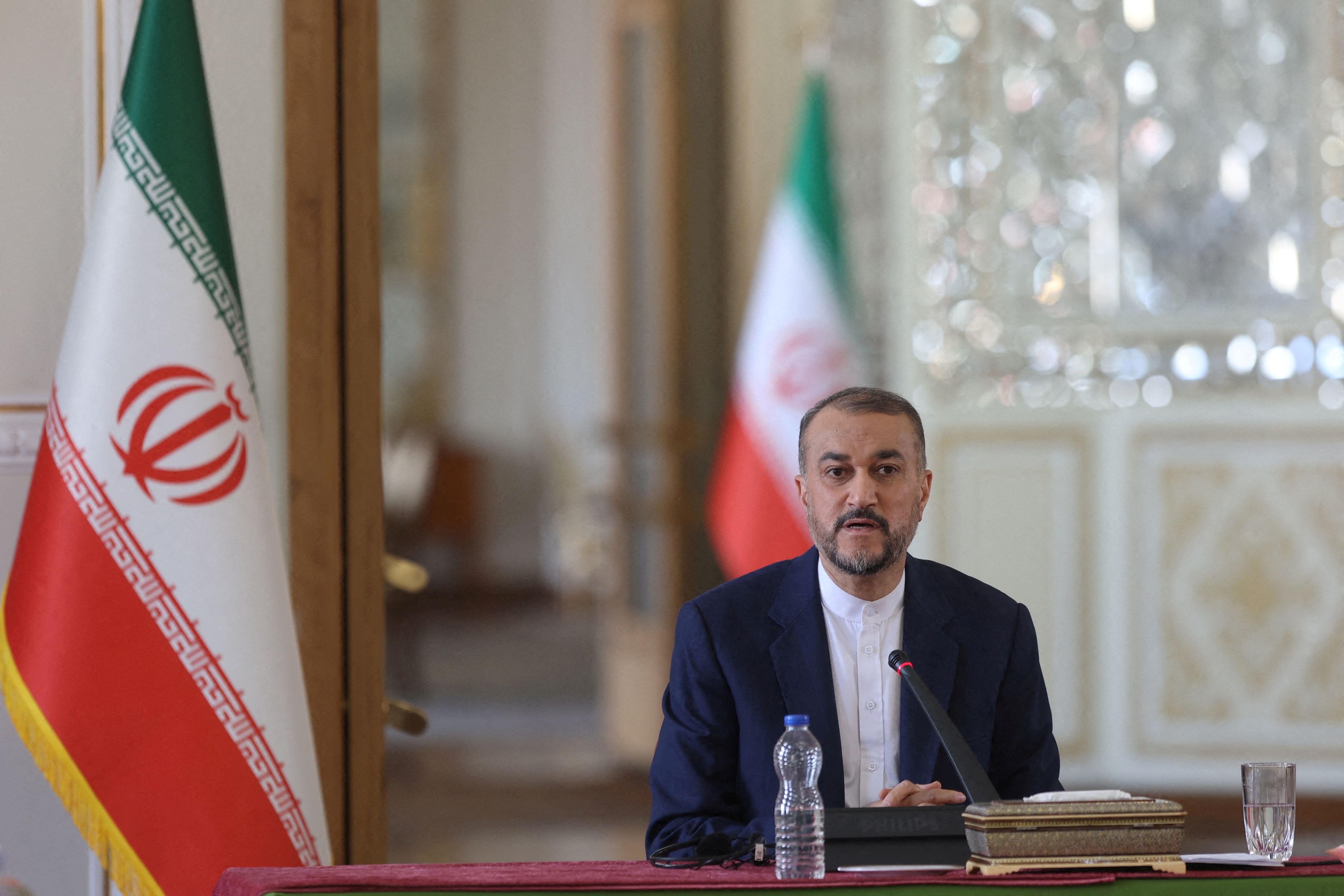 وزیر خارجه ایران: برای برقراری ثبات در افغانستان حکومت فراگیر تشکیل شود