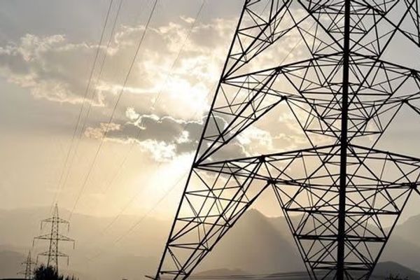 برېښنا شرکت: په تاشقرغان تنګي کې د ازبکستان وارداتي برېښنا د لېږد زیانمن شوي مزي ورغول شول