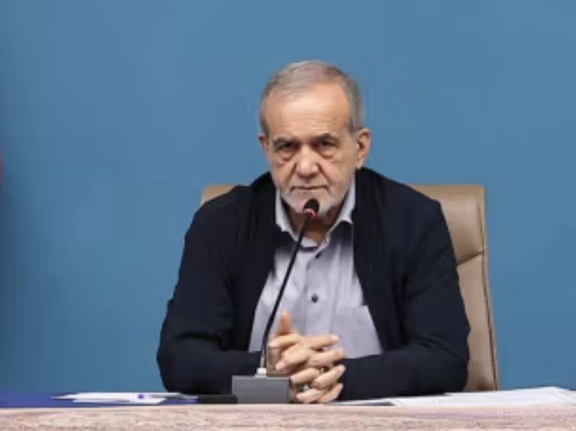 رئيس إيران يدعو طالبان وباكستان إلى خفض التوتر والحوار