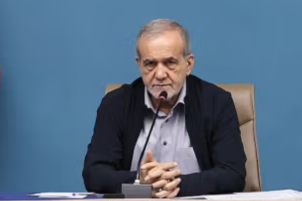 رئيس إيران يدعو طالبان وباكستان إلى خفض التوتر والحوار