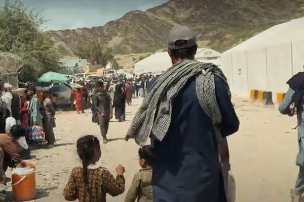 ایران و پاکستان بیش از پنج هزار افغان را در یک روز اخراج کردند