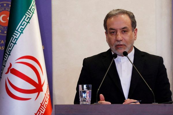 برای «احیای روابط»؛عراقچی از سفر یک مقام ارشد آژانس بینالمللی انرژی اتمی به ایران خبر داد