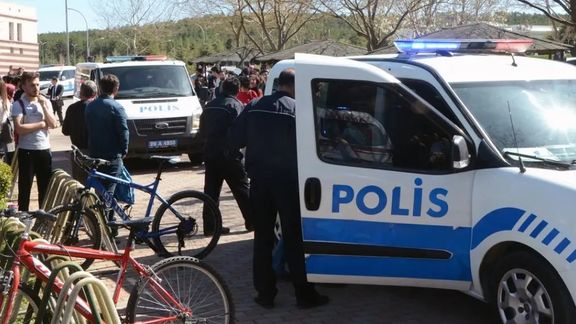 د ترکیې پولیسو ۲۳ افغان کډوال په یو باروړونکي موټر کې نیولي دي